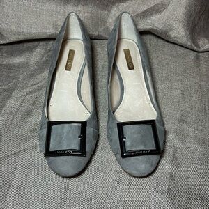 Louise et Cie Lo-Brianna Buckle Gray Suede Pumps Size 8.5